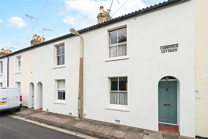 4 Bedroom Detached House For Sale In Cambridge Cottages, Kew, Surrey, TW9