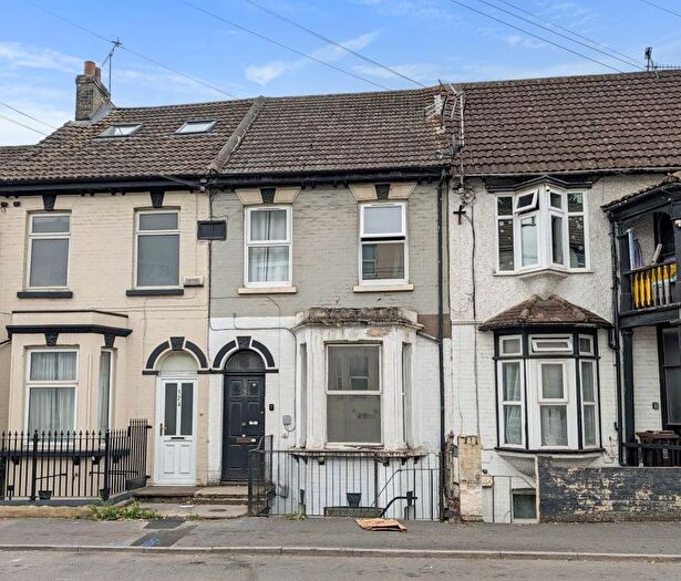 1 Bedroom Flat For Sale In (A), Luton Road, Chatham, ME4