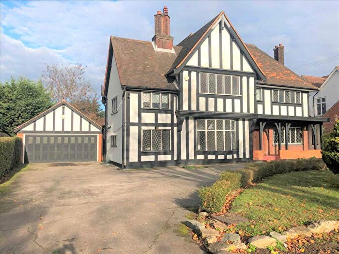 5 Bedroom Detached House To Rent In Sylvan Avenue, Emerson Park, Hornchurch, RM11