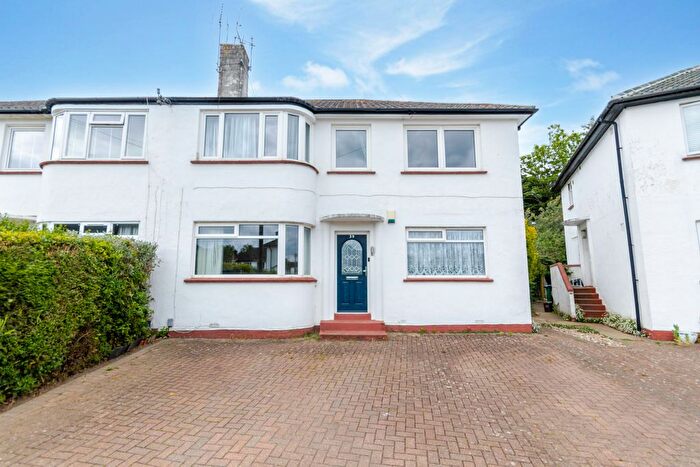 2 Bedroom Maisonette For Sale In Trevellance Way, Watford, WD25