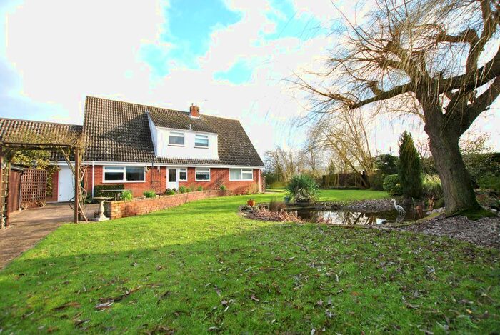 4 Bedroom Link Detached House For Sale In The Green, Hargrave, Bury St. Edmunds, IP29