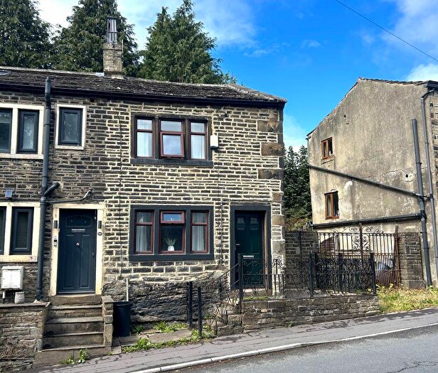 2 Bedroom End Of Terrace House For Sale In Keighley Road, Halifax, HX2