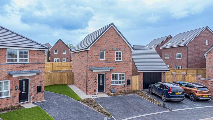 3 Bedroom Detached House To Rent In Honeygold Vale, Appleton, Warrington, WA4