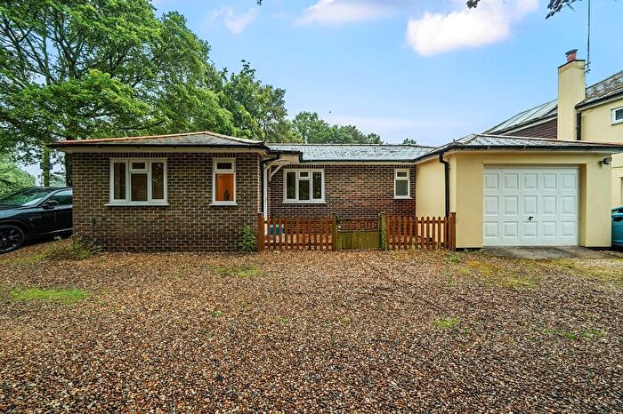 3 Bedroom Bungalow For Sale In Inkpen Common, Berkshire, RG17