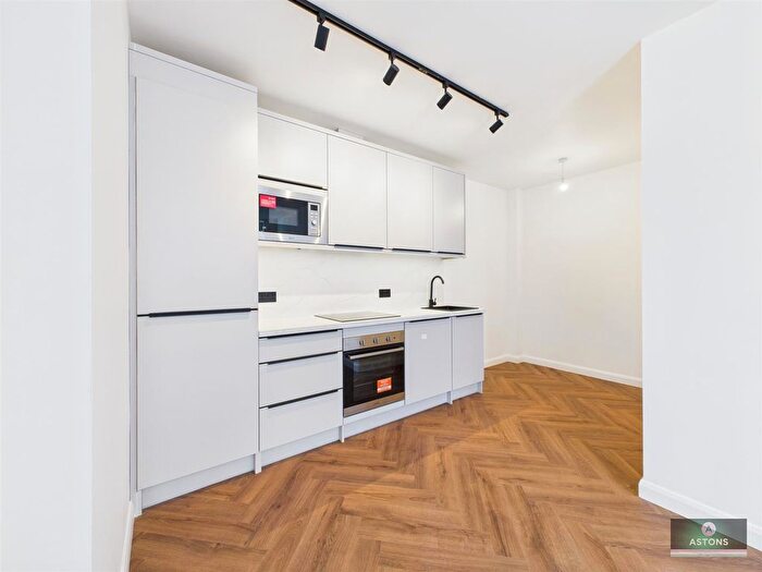 1 Bedroom Flat To Rent In High Street, Crawley, RH10