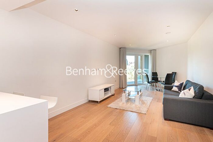 2 Bedroom Flat To Rent In Kew Bridge Road, Brentford, TW8
