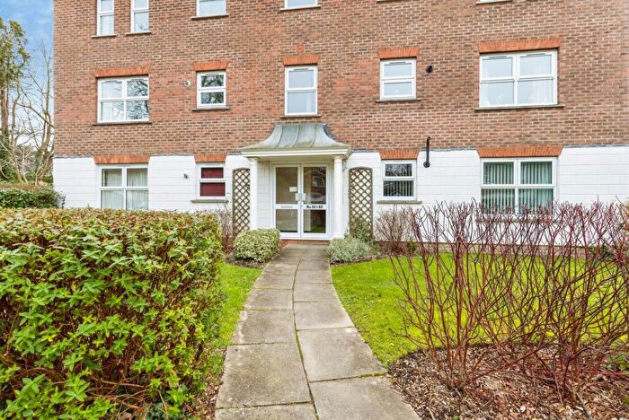 2 Bedroom Flat For Sale In Greenacres, North Parade, Horsham, West Sussex, RH12