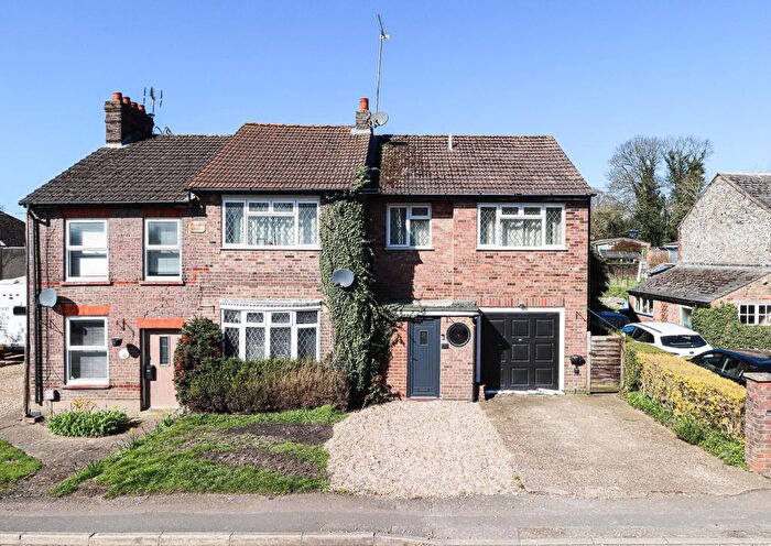 4 Bedroom Semi Detached House For Sale In Woodside Road, Lower Woodside, Luton, LU1