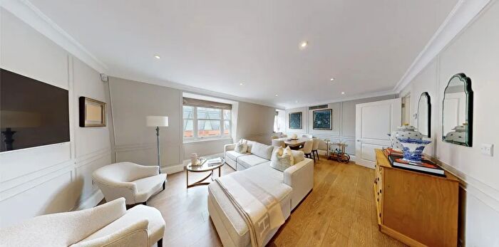 4 Bedroom Flat To Rent In Herbert Crescent, London, SW1X