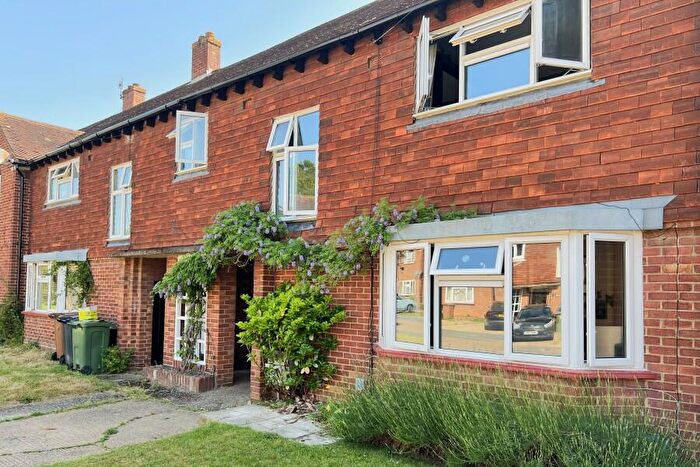 3 Bedroom Terraced House To Rent In Guildford, Surrey, GU1