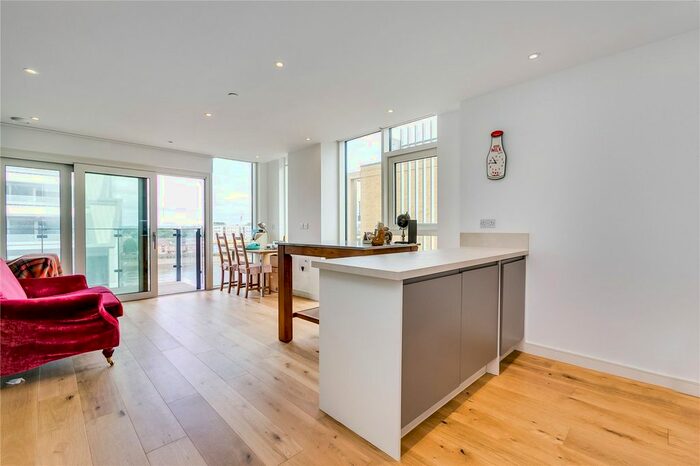 2 Bedroom Flat To Rent In Enterprise Way, London, SW18