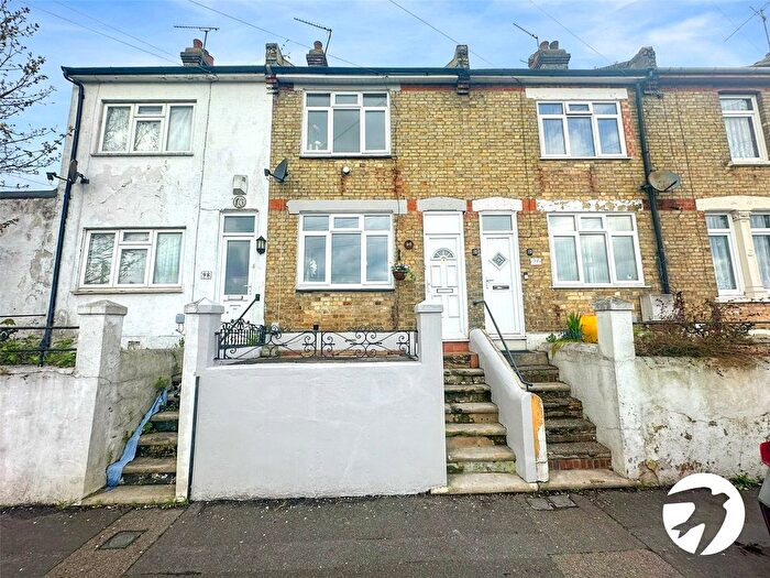 3 Bedroom Terraced House To Rent In Magpie Hall Road, Chatham, Kent, ME4