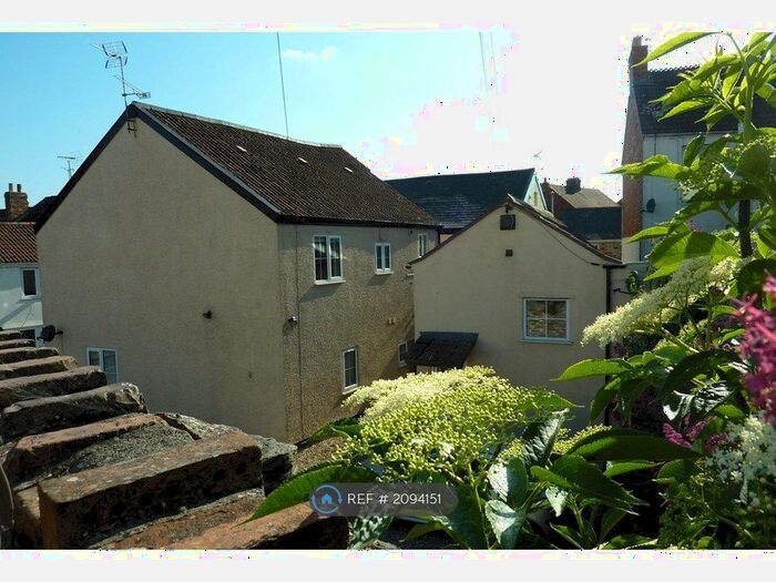 1 Bedroom Flat To Rent In Kingston Road, Taunton, TA2