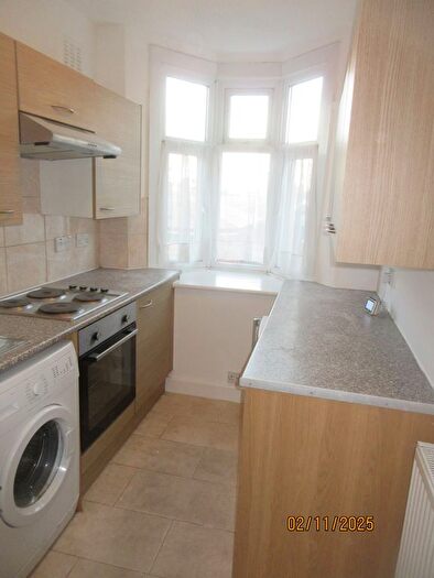 1 Bedroom Flat To Rent In Higham Hill Rd, Walthamstow, E17