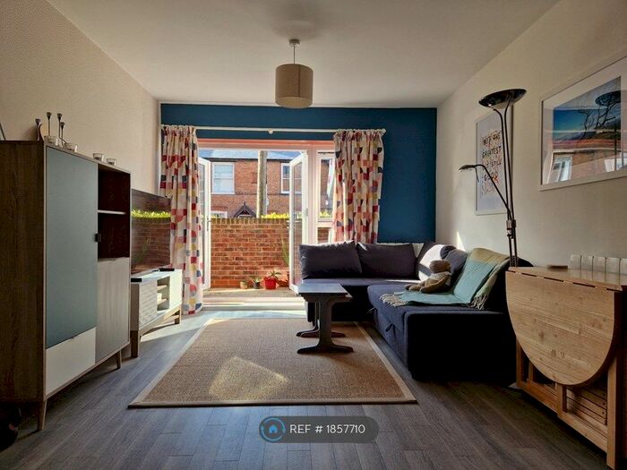 2 Bedroom Flat To Rent In Hansell Gardens, St Albans, AL1