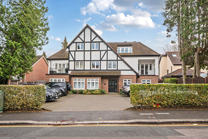 3 Bedroom Flat For Sale In Woodcote Valley Road, Purley, CR8