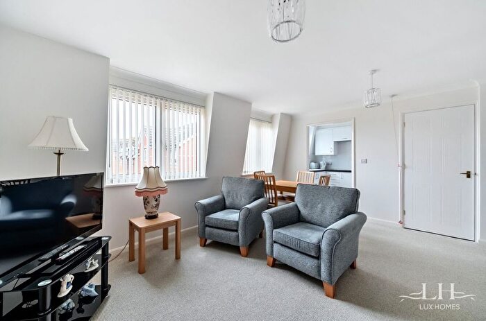 1 Bedroom Flat For Sale In Draper Court, Hornchurch, RM12