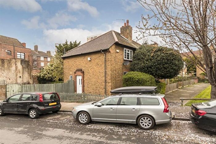 2 Bedroom Property To Rent In Roan Street, Greenwich, SE10