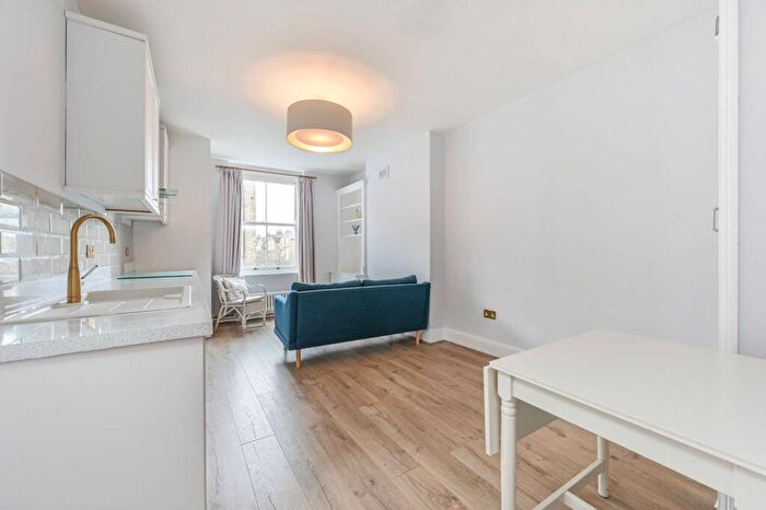 1 Bedroom Flat To Rent In Chestnut Grove, Balham, London, SW12