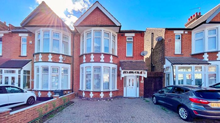 3 Bedroom End Of Terrace House For Sale In Cambridge Road, Seven Kings, IG3