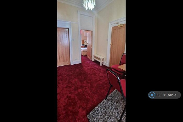 4 Bedroom Flat To Rent In Queen Margaret Drive - Hmo, Glasgow, G20