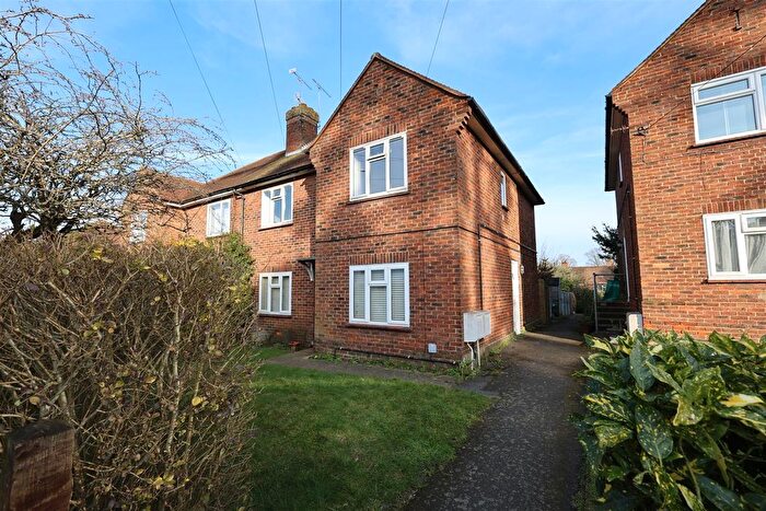 2 Bedroom Flat To Rent In St Johns Hill, Sevenoaks, Kent, TN13