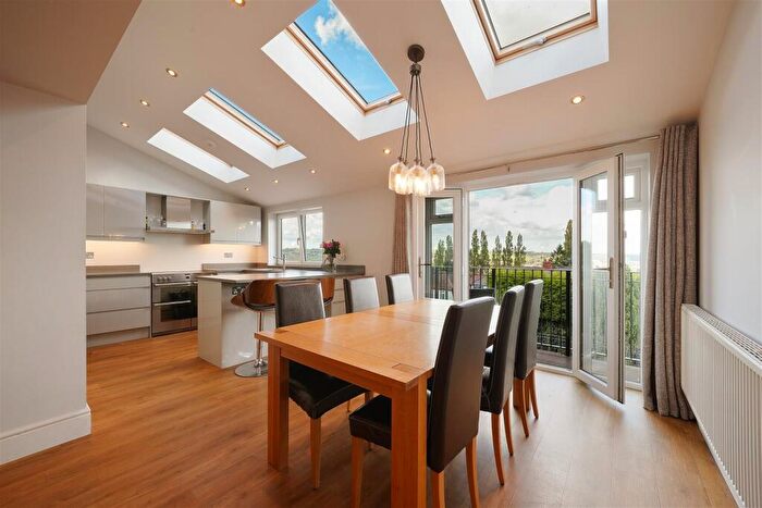 4 Bedroom Detached House For Sale In Manchester Road, Crosspool, S10