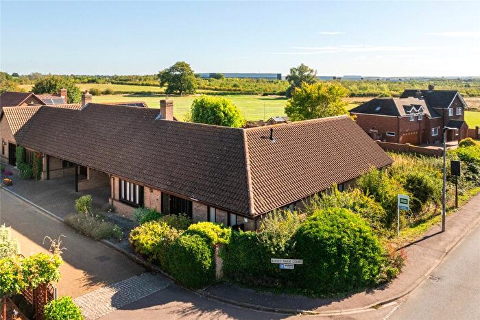 4 Bedroom Bungalow For Sale In Keeley Farm Court, Wootton, Bedfordshire, MK43