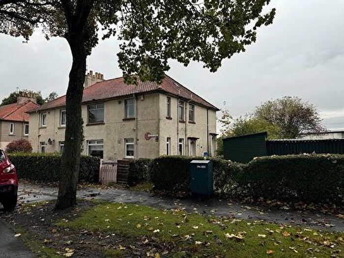 2 Bedroom Maisonette To Rent In Beatty Crescent, Kirkcaldy, KY1