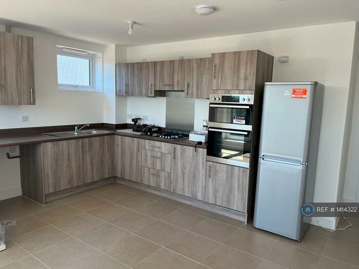 2 Bedroom Flat To Rent In George Holmes Way, Bristol, BS16