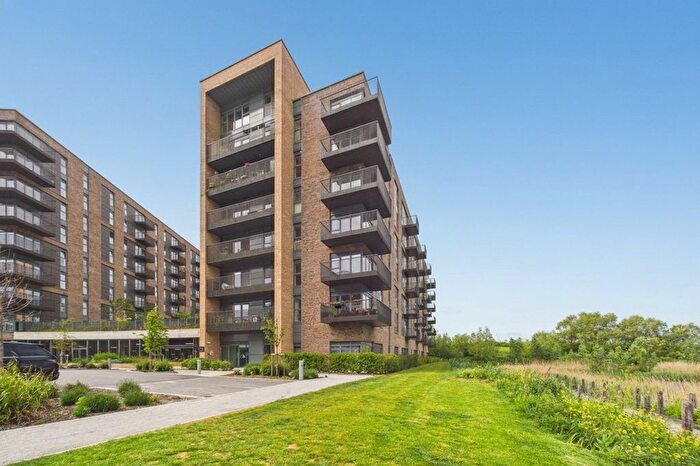 2 Bedroom Flat For Sale In Flagstaff Road, Reading, Berkshire, RG2