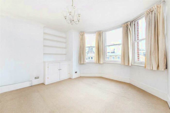 2 Bedroom Apartment To Rent In Dulwich Road, London, SE24