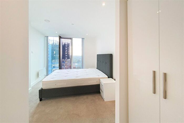 2 Bedroom Apartment To Rent In Elizabeth Tower, M15