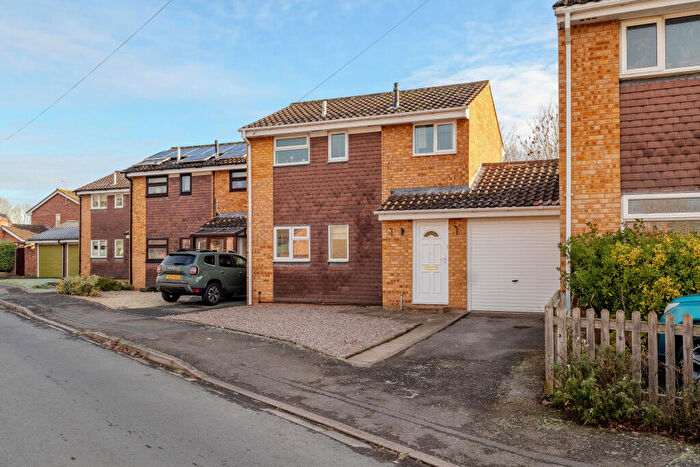 3 Bedroom Link Detached House For Sale In Sandown Drive, Bobblestock, Hereford, Herefordshire, HR4