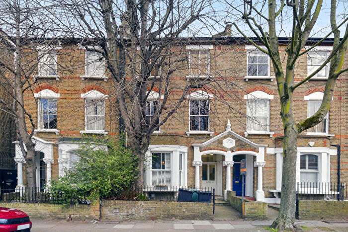 1 Bedroom Apartment For Sale In Highbury Hill, London, N5