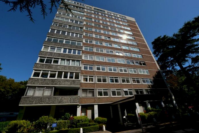 1 Bedroom Flat To Rent In Bassett Avenue, Southampton, SO16