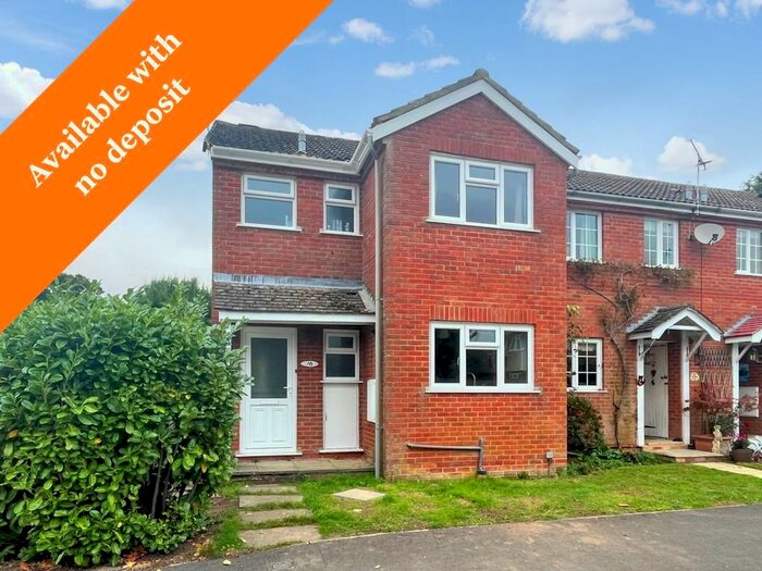 3 Bedroom End Of Terrace House To Rent In Pennington Close, Colden Common, SO21
