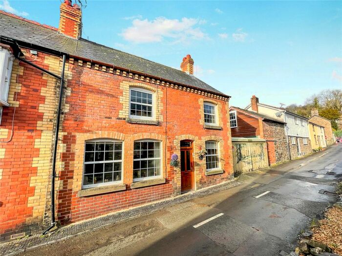 4 Bedroom End Of Terrace House For Sale In Waterfall Street, Llanrhaeadr Ym Mochnant, Powys, SY10