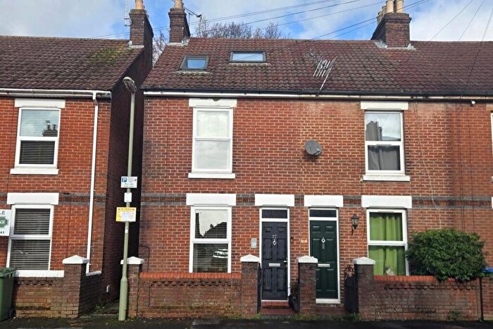 3 Bedroom End Of Terrace House For Sale In New Road, Fareham, PO16