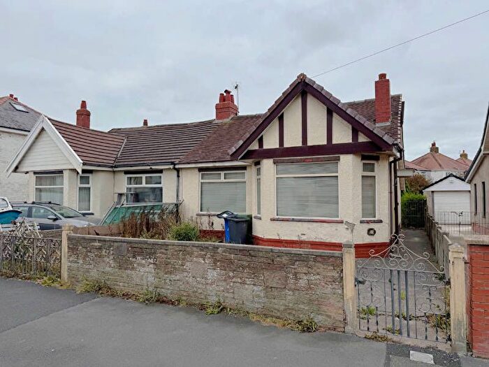 3 Bedroom Semi-detached Bungalow For Sale In Beach Road, Thornton-Cleveleys, FY5