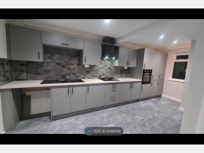 3 Bedroom End Of Terrace House To Rent In Lorrain Road, South Shields, NE34