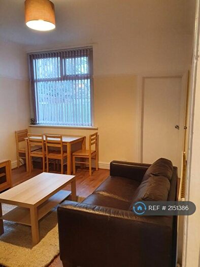 3 Bedroom Semi-Detached House To Rent In Rusholme Grove, Manchester, M14