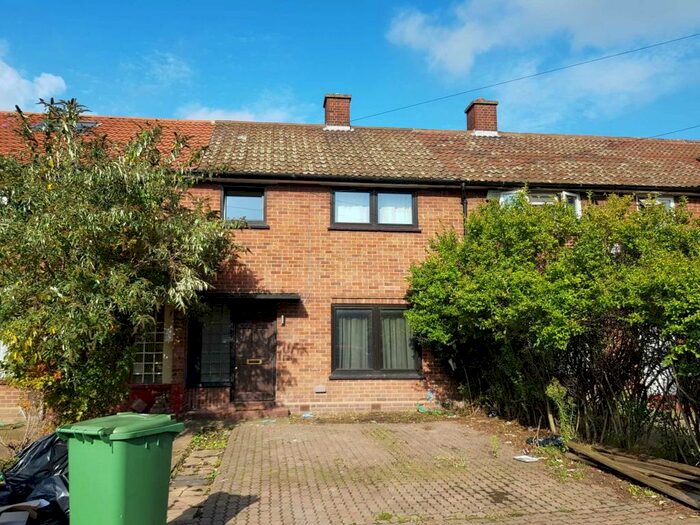 3 Bedroom Terraced House To Rent In Earlham Grove, Forest Gate, E7