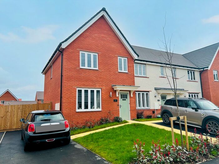 3 Bedroom Property To Rent In Rosehip Road, Mickleover, Derby, DE3