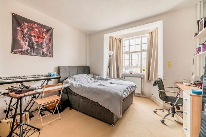 Studio To Rent In Woburn Place, Bloomsbury, WC1H