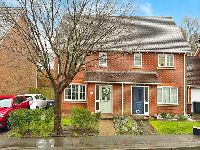 3 Bedroom Semi Detached House For Sale In Swaffer Way, Ashford, TN23