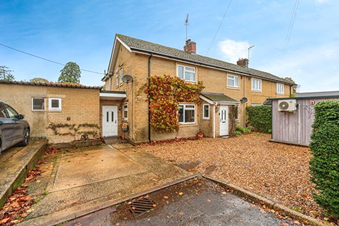 4 Bedroom Semi Detached House For Sale In Oval Road, Lockerley, Romsey, Hampshire, SO51