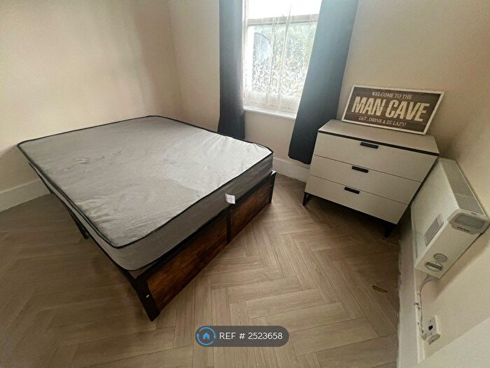 1 Bedroom Flat To Rent In Biggin Street, Dover, CT16