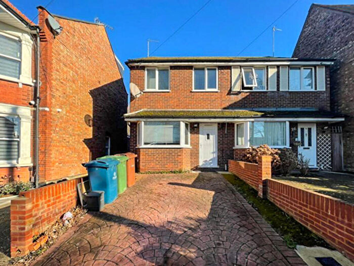 5 Bedroom House To Rent In South Hill Avenue, Harrow, HA2
