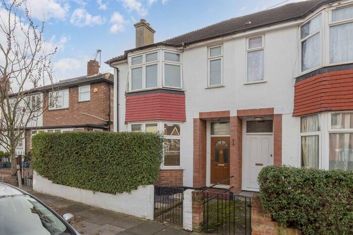 3 Bedroom Semi-Detached House To Rent In Faraday Road, London W3